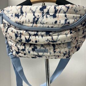 New Reebok Fanny Pack PUFFER Quilted Nylon Blue & White Print OVERSIZED Zip Gym